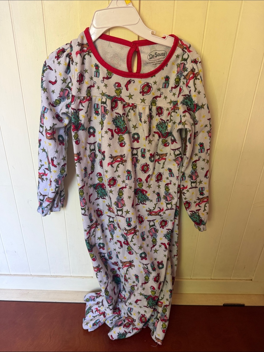 Dr. Seuss white nightgown with the grinch